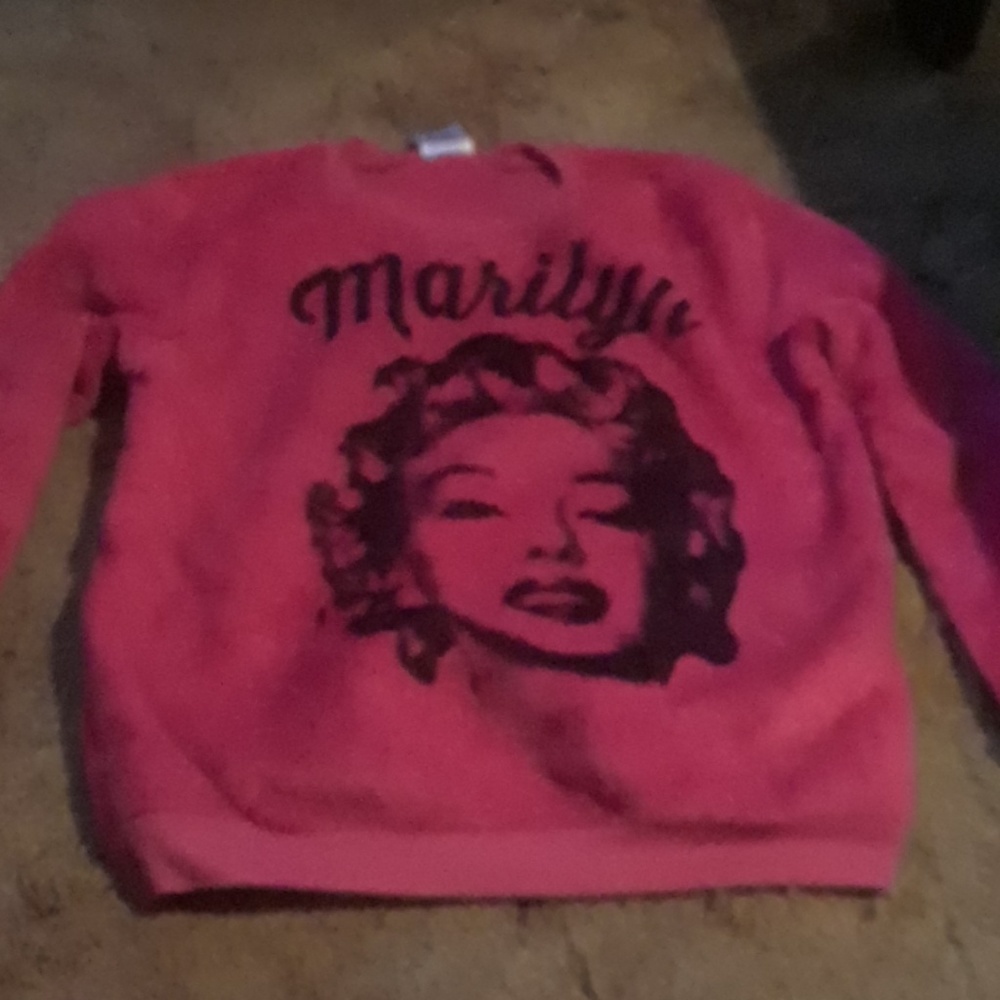 Fuzzy marilyn long sleeve
